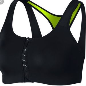 NWT NIKE sports bra- MEDIUM SUPPORT